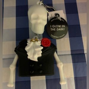 Bath and body works Skeleton